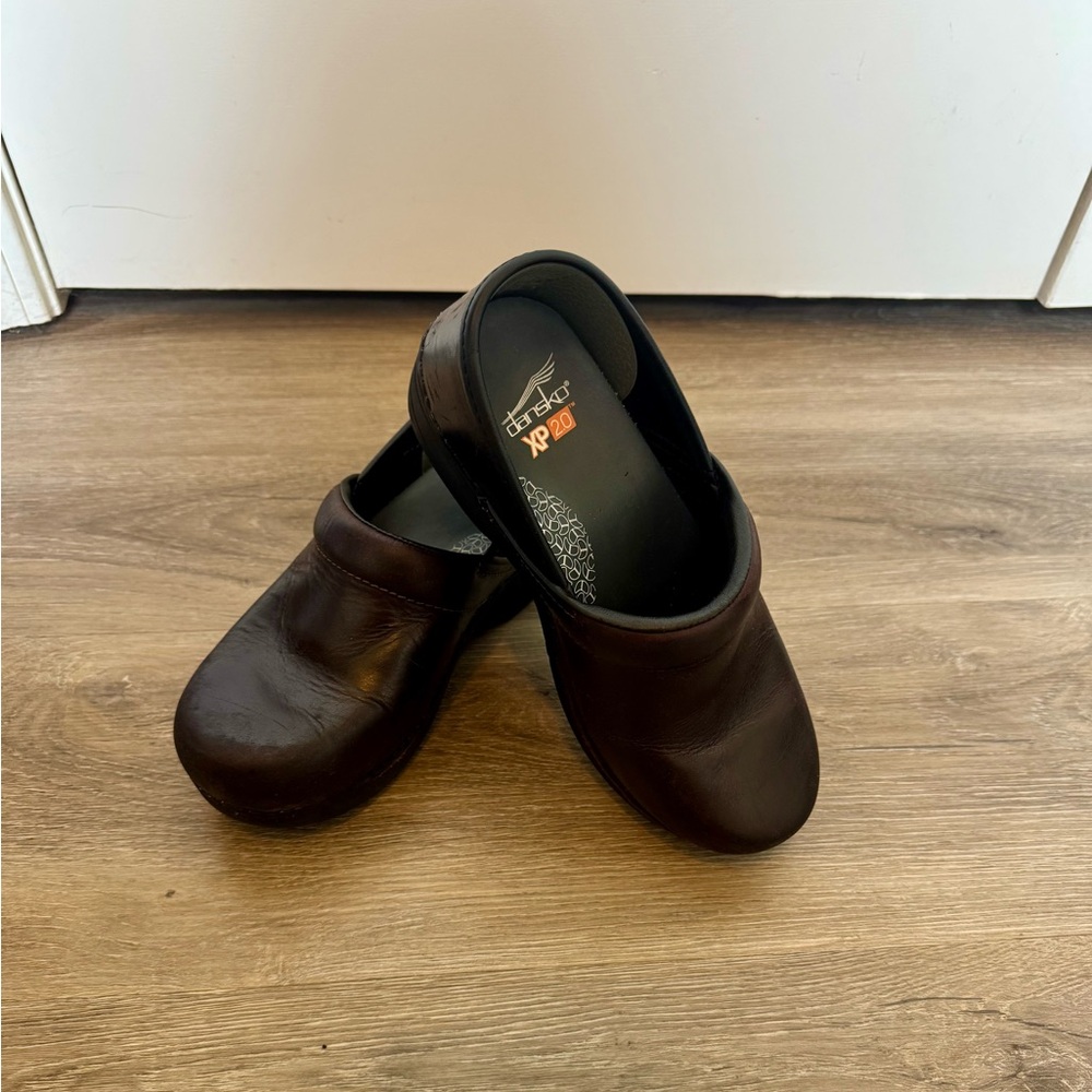 Dansko XP2.0 Clogs - Brown Leather - Size 36